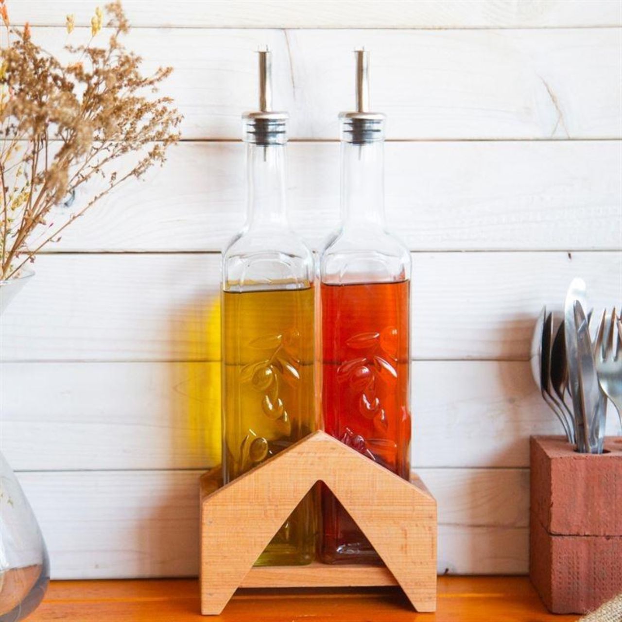 Vinagrera y Aceitera de Vidrio con Soporte de Madera - Be-eme Tienda Online