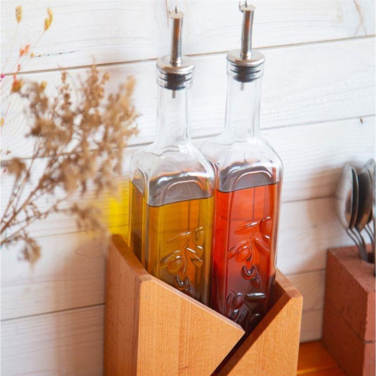 Vinagrera y Aceitera de Vidrio con Soporte de Madera - Be-eme Tienda Online